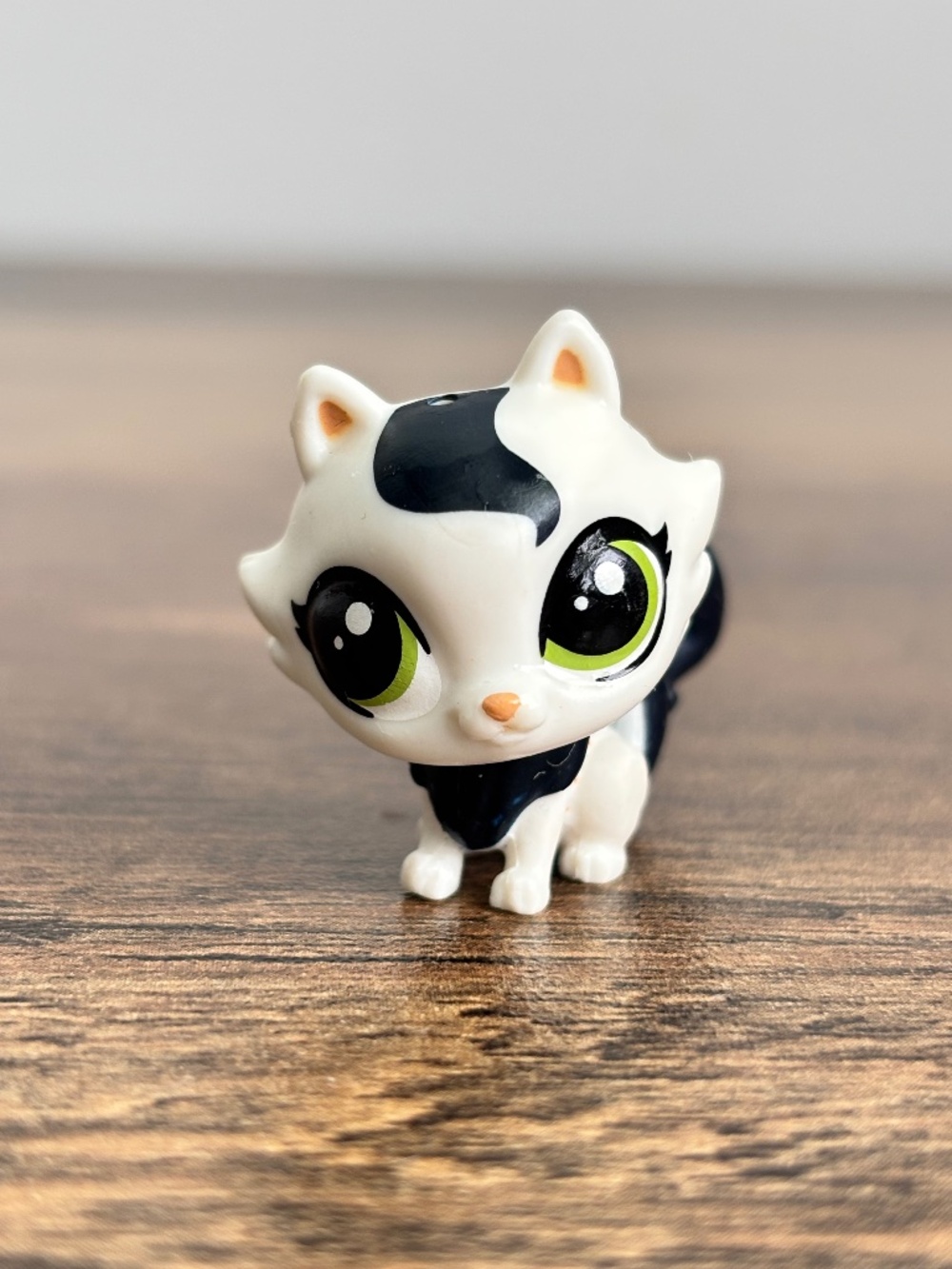 Littlest Pets Shop LPS #319 Glossy Felinsky Cat Black White Toy Figure Authentic